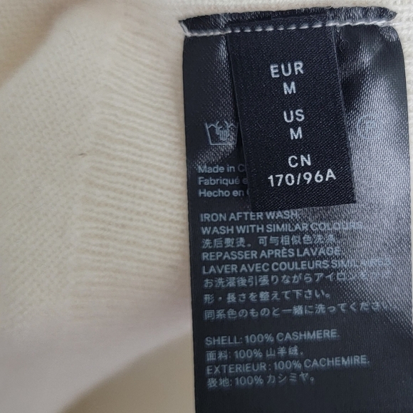 Woolen Bloom Cream Cashmere V-neck Sweater Size Medium - Picture 7 of 8